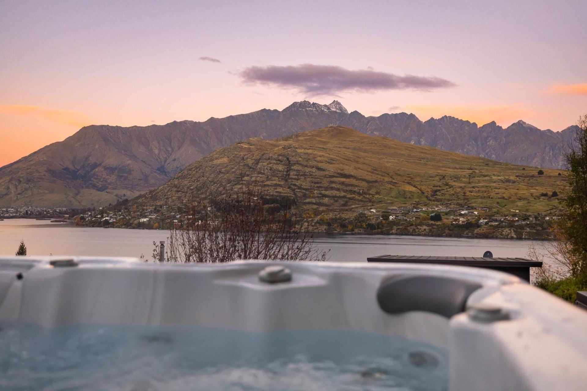 Villa St Matthews Views Cecil Queenstown Exterior foto