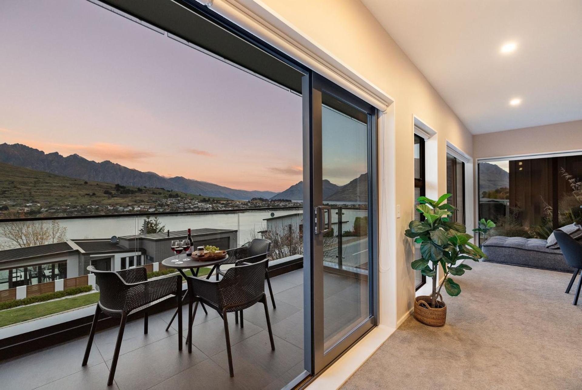 Villa St Matthews Views Cecil Queenstown Exterior foto